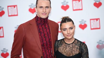 Leute: Dackel-Glück bei Zverev und Thomalla – Paar zeigt Hundebaby