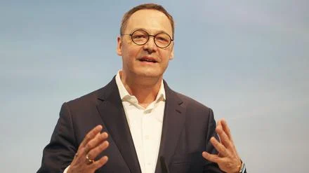 Kriselnde Güterverkehrssparte der Bahn: Ex-Stahlmanager Bernhard Osburg übernimmt DB Cargo