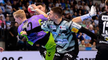 Füchse Berlin zwischen Freude und Sorge: Fabian Wiede droht lange Verletzungspause