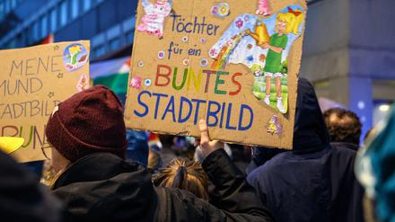 Gesellschaft: Umfrage: Mehrheit stimmt Merz' „Stadtbild“-Äußerungen zu
