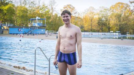 Der Selbstversuch im Video: Kaltschwimmen im Prinzenbad: „So selig gelächelt habe ich lange nicht mehr“