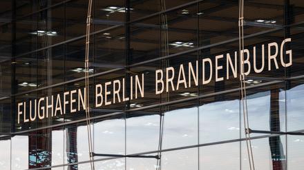 Flüge mit Ziel Berlin umgeleitet: Flugbetrieb am BER wegen Drohnensichtung vorübergehend gestört