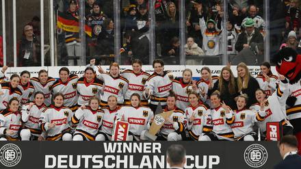Deutschland Cup: Eishockey-Frauen verabschieden sich mit Titelverteidigung