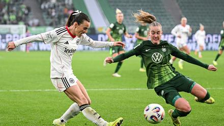 Packendes Bundesliga-Topspiel: Frankfurts Fußballerinnen besiegen Wolfsburg mit 3:2