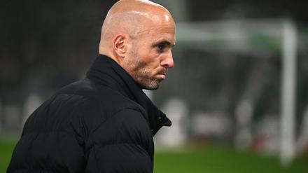 Fußball-Bundesliga: Kein Bekenntnis zu Simonis: Wolfsburg-Trainer vor dem Aus?