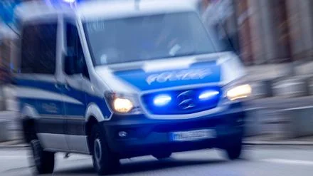 Streit in der Sonnenallee eskaliert: Mann sticht 26-Jährigem in Neukölln mit Messer ins Bein
