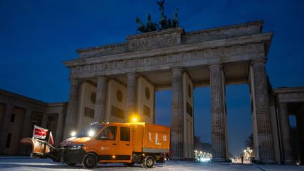 Wintereinbruch in Berlin und Brandenburg: Schnee, Eis, Frost und Regen – Warnung vor Glatteis