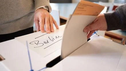 Aufruf an Unternehmen, Vereine, Privateigentümer: Wahllokale für Berlin-Wahl 2026 gesucht