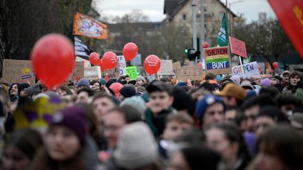 Wo ist die junge Mitte?: Die Polarisierung macht auch vor nachfolgenden Generationen nicht Halt