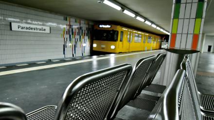 Volksverhetzung in der U6: Rassistische Attacke in Berliner U-Bahn eskaliert
