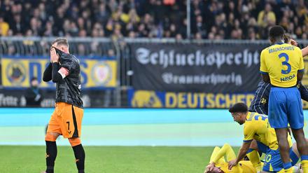 2. Fußball-Bundesliga: „Bilder sind schrecklich“: Risswunde bei Braunschweig-Profi
