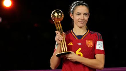 Fußball: Bonmatí fällt mit Wadenbeinbruch länger aus