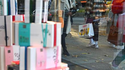 Weihnachtsgeschäft: Shoppinglaune zum Wochenende deutlich gestiegen