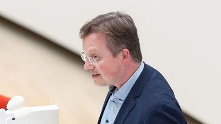 Rechnungshofbericht: Rechnungsprüfer warnen vor mehr Schulden - Kritik an Kosten