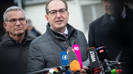 Bericht über Dobrindt-Deal: Griechenland und Italien nehmen offenbar Migranten aus Deutschland zurück