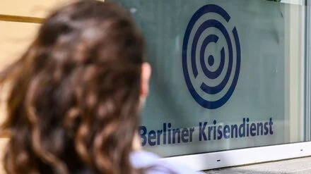 Besserer Umgang mit psychischen Ausnahmelagen: Berliner Polizei vertieft Zusammenarbeit mit Krisendienst