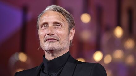 Neu im Kino: Mads Mikkelsen leidet - und das ist sehr komisch