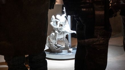 Berliner Traditionshaus KPM zeigt neue Lichtkunst: So wirkt der Stromausfall auch auf dem Ku&rsquo;damm