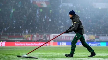 Spielabsagen in der Fu&szlig;ball-Bundesliga?: Klubs sind wegen Wetterchaos alarmiert&nbsp;&ndash; bei Union sollen die Fans helfen