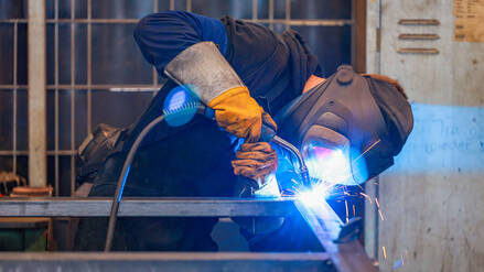 Positive Signale f&uuml;r Konjunktur: Industrie meldet &uuml;berraschend gr&ouml;&szlig;tes Auftragsplus seit einem Jahr