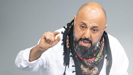 &bdquo;Vallah haram&ldquo;, &bdquo;einfach gottlos, ich schw&ouml;re&ldquo;: Ferat Ko&ccedil;ak bringt mit Jugendsprache Bundestag zum Lachen