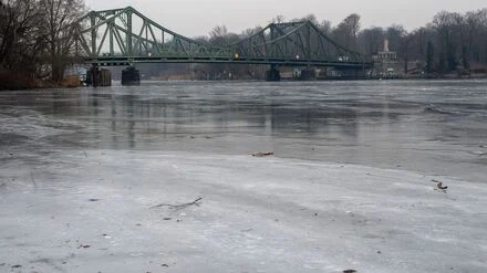 Winter: Minusgrade t&auml;uschen &ndash; Polizei r&auml;t dringend von Eisfl&auml;chen ab