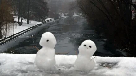 Polizei r&auml;t dringend von Eisfl&auml;chen ab: Weiter Frost und Gl&auml;tte in Berlin und Brandenburg