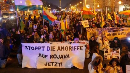 Angemeldet waren 500 Teilnehmer: Mehrere tausend Kurden demonstrieren in Berlin