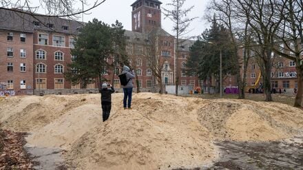Potsdam: Dutzende bei Rundgang auf k&uuml;nftigem Brauhausberg-Campus