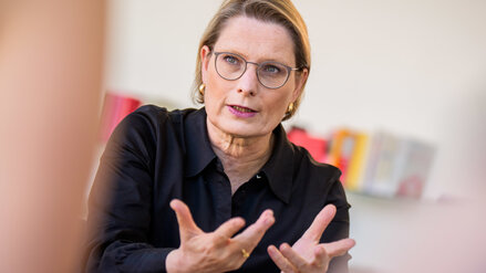 &bdquo;Es geht um digitale Spanner-Aufnahmen&ldquo;: Hubig will heimliches Filmen in Saunen oder am See strafbar machen