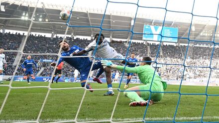 Viele Chancen, aber nur ein Punkt: Hertha BSC erk&auml;mpft sich ein 2:2 beim Karlsruher SC