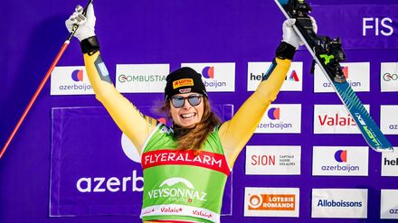 Erster Saisonsieg: Kurz vor Olympia: Skicrosserin Maier gewinnt Weltcup-Rennen