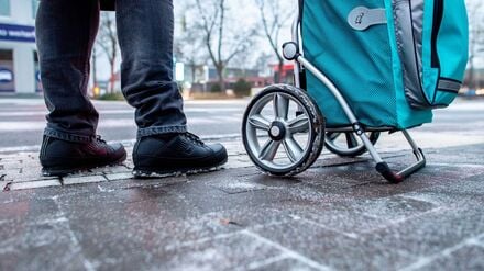 Winterwetter in Berlin: Sonderregelung f&uuml;r Streusalz &ndash; Kritik rei&szlig;t nicht ab