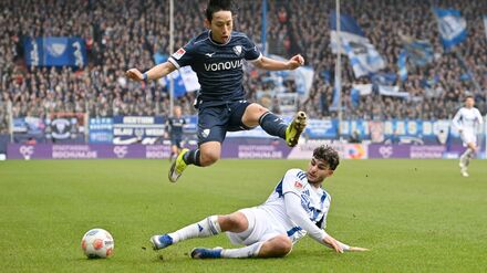 2. Bundesliga: Spitzenreiter Schalke unterliegt Bochum im Revierduell