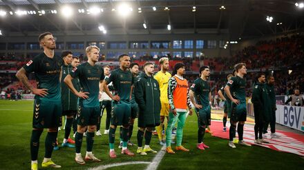 Fu&szlig;ball-Bundesliga: Werder genervt: Mit Thioune noch tiefer in der Krise