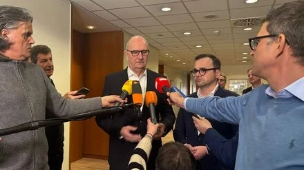 Koalitionsverhandlungen: Sparen mit Schwerpunkten: SPD und CDU beraten in Brandenburg