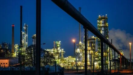 &Ouml;lraffinerie: Sorgen um &Ouml;lraffinerie PCK - Kommt der Pipeline-Deal noch?