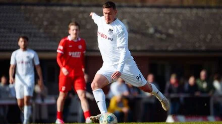 Fu&szlig;ball: Ein &bdquo;geiler Typ&ldquo;: Max Kruse feiert Deb&uuml;t in Dassendorf