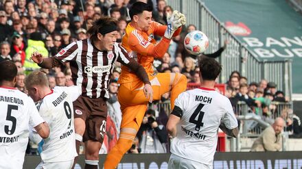 Fu&szlig;ball-Bundesliga: N&auml;chster Punkt im Abstiegskampf: St. Pauli &auml;rgert Frankfurt