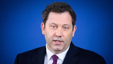 &bdquo;Total bitterer Abend&ldquo;: SPD kratzt in Baden-W&uuml;rttemberg an der F&uuml;nfprozenth&uuml;rde&nbsp;&ndash; Klingbeil sieht Zweikampf als Grund