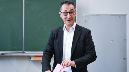 Landtagswahl in Baden-W&uuml;rttemberg: &Ouml;zdemir und Hagel geben Stimmen ab&nbsp;&ndash;&nbsp;hohe Wahlbeteiligung erwartet