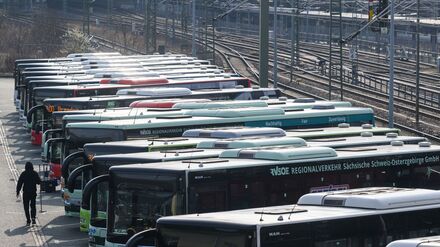 Tarifverhandlungen Nahverkehr: Verdi ruft zu &Ouml;PNV-Warnstreiks in mehreren Bundesl&auml;ndern auf