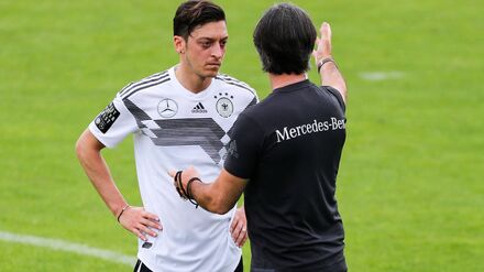 Fu&szlig;ball: L&ouml;w &uuml;ber &Ouml;zils R&uuml;cktritts-Erkl&auml;rung: &bdquo;Nie gelesen&ldquo;