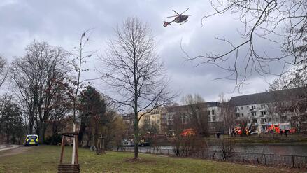 Hubschrauber im Einsatz: Tote Person bei Wartungsarbeiten im Berliner Landwehrkanal entdeckt