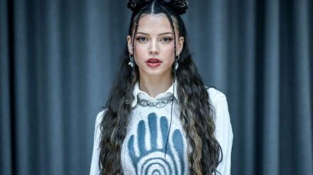 Titelmelodie f&uuml;r ARD-Klassiker: Song f&uuml;r Kinderserie: Nina Chuba zur&uuml;ck bei &bdquo;Pfefferk&ouml;rner&ldquo;