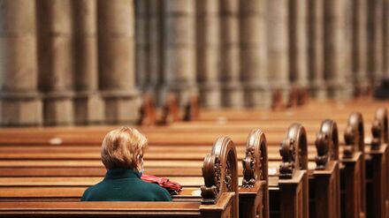 Kirche in Deutschland: Mehr als 600 000 Menschen traten 2025 aus beiden Kirchen aus