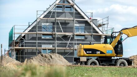 Wohnen: Banken vergeben mehr Immobilienkredite - aber Zinsen steigen