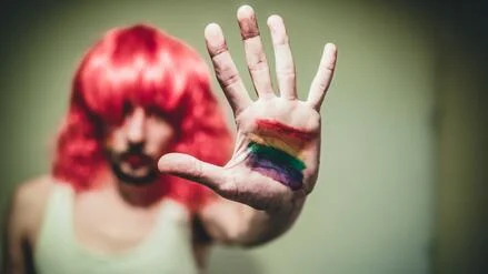 Hasskriminalit&auml;t gegen queere Menschen: Senat will besonders gef&auml;hrdete Orte in Berlin sicherer gestalten &ndash; 40 Ma&szlig;nahmen geplant