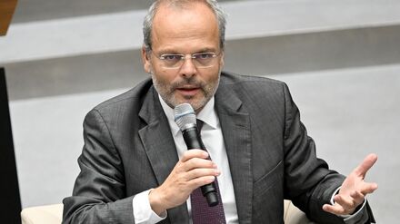 Debatte um Gedenktag: Antisemitismusbeauftragter weist Kritik an Weimer zur&uuml;ck
