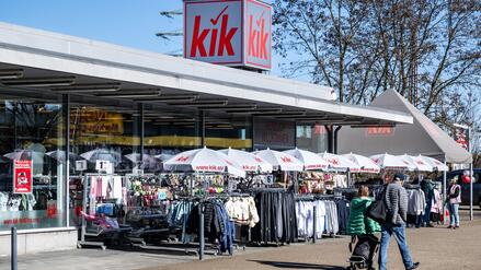 &bdquo;Wir haben zu dicht expandiert&ldquo;: Discounter Kik schlie&szlig;t etwa 300 Filialen